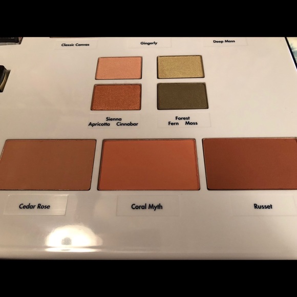 ππAvon Makeup Palette in Corals/Reds Eyes/Lips - Picture 5 of 8